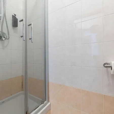 Appartamento Caterina A 5 Minuti Da Milano Fiere E San Siro Con Wifi-Netflix-Free Parking Exterior photo