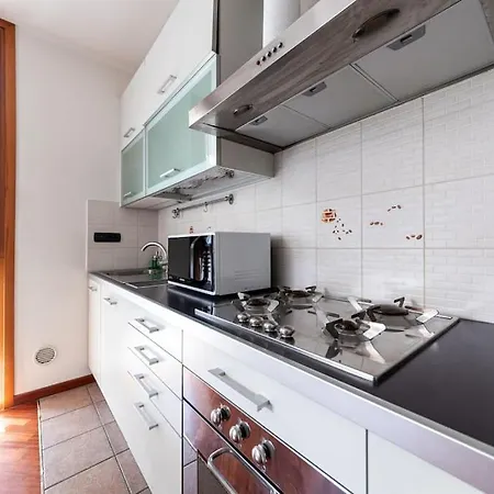 Appartamento Caterina A 5 Minuti Da Milano Fiere E San Siro Con Wifi-Netflix-Free Parking Exterior photo